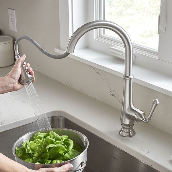 Die Küchenarmaturen mit Sprühgeräten: Optimierte Effizienz 5 Kitchen Faucets with Sprayers