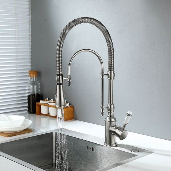 Die Küchenarmaturen mit Sprühgeräten: Optimierte Effizienz 8 arcora dual mode sprayer kitchen sink faucet 9 600x600 1