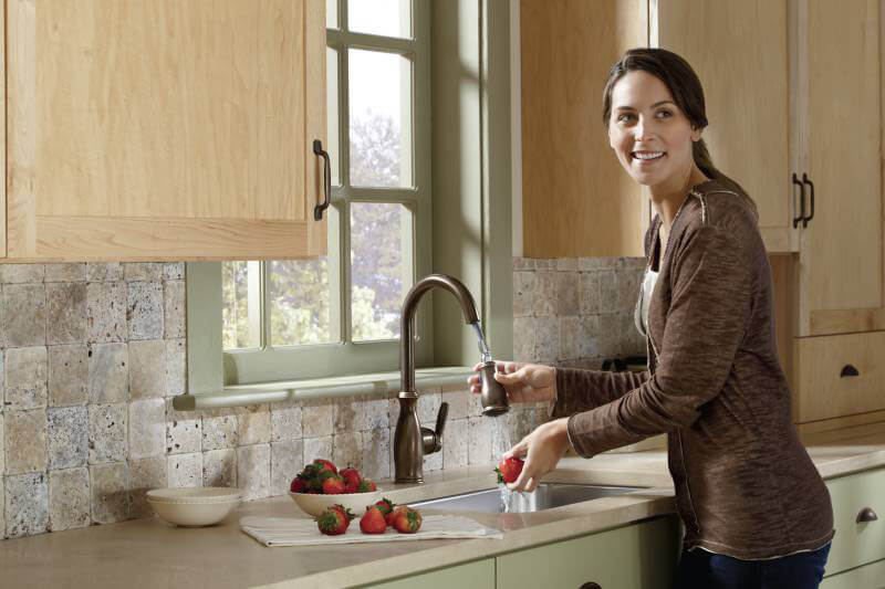 Halten Sie Küchenästhetik mit Öl eingerieben Bronze Küchenarmatur 6 Oil Rubbed Bronze Kitchen Faucet