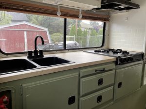 Eine umfassende Anleitung zum Austausch von Küchenspülenarmaturen in Wohnmobilen Eine umfassende Anleitung zum Austausch von Küchenspülenarmaturen in Wohnmobilen