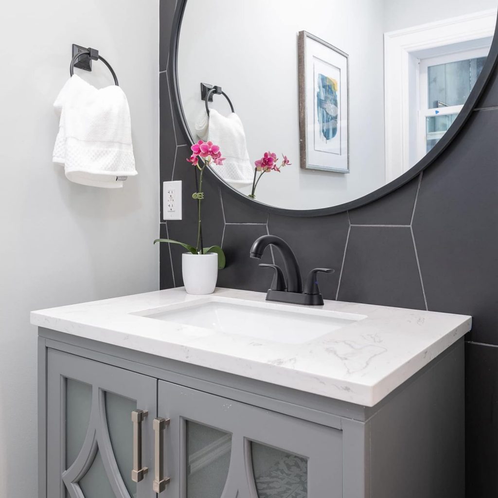 Weit verbreitete vs. Centerset-Wasserhähne – Hauptunterschiede und Vor- und Nachteile 6 widespread vs 1